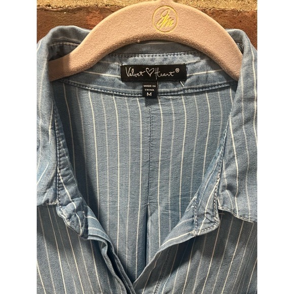 Velvet Heart Button Down Chambrey Pinstripe Casual top - Picture 7 of 8